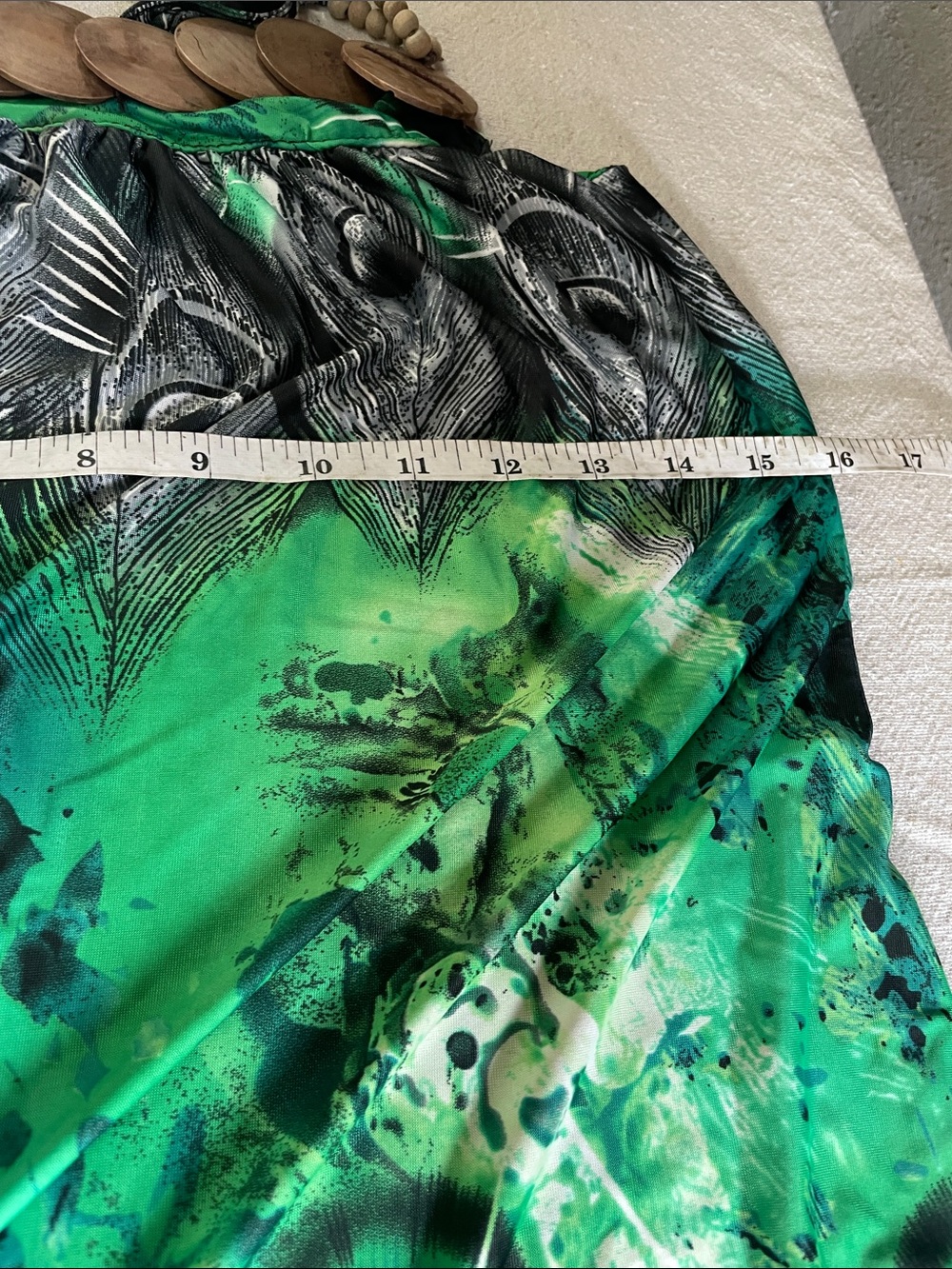 Vintage-Inspired Green Peacock Print Halter Dress with Wooden Bead Detail - Picture 4 of 5